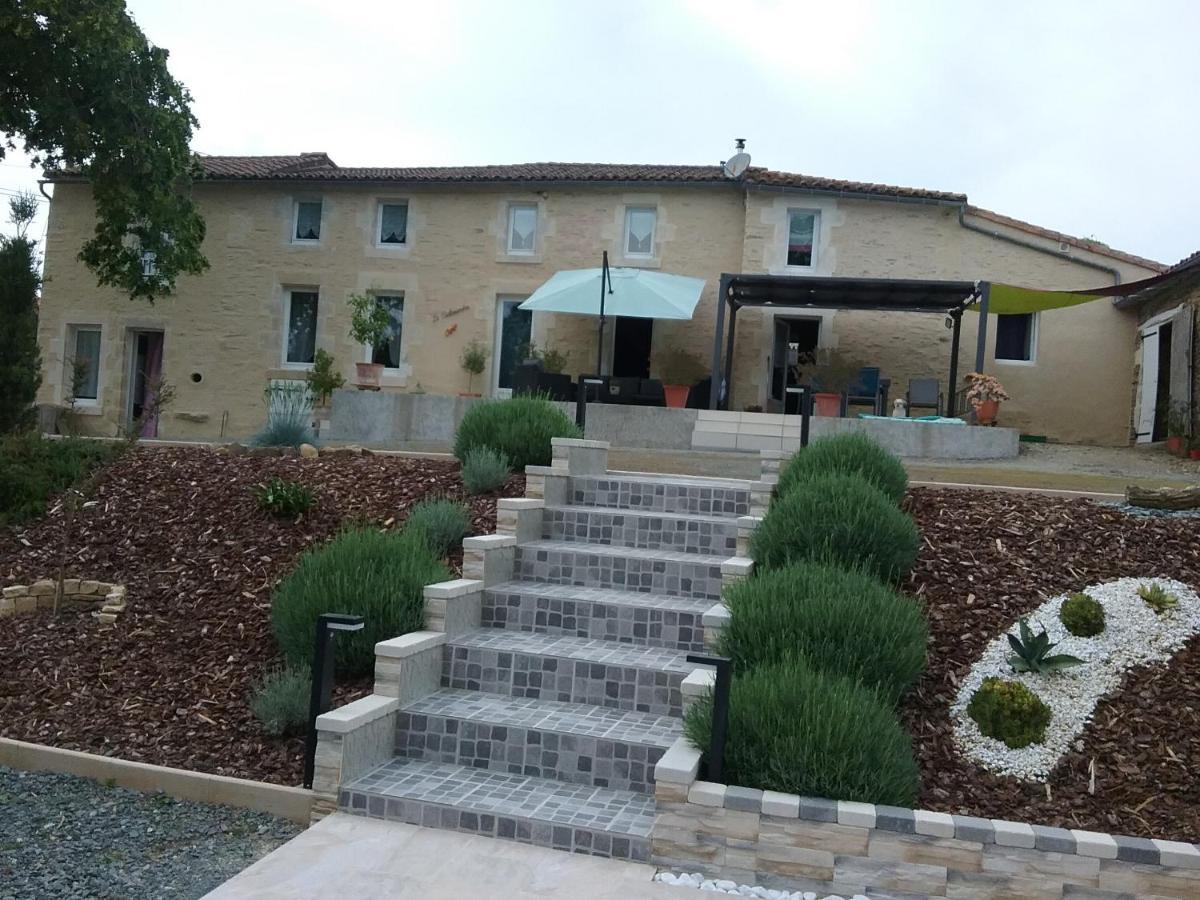 La Salamandre Le Busseau Exterior foto